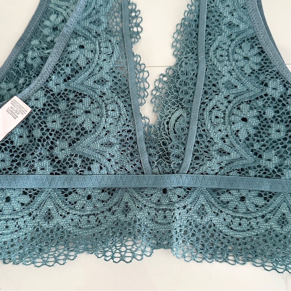Victoria’s Secret Plunge Crochet Lace Bralette XS French Sage Teal - Picture 6 of 6
